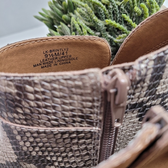 NWT Lucky Brintly Leather Waterproof Bootie 9.5 - Picture 7 of 11